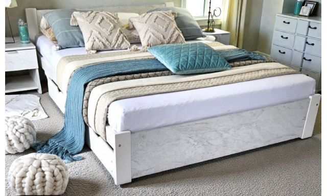 Postel z masivu Mramoria 160x200cm